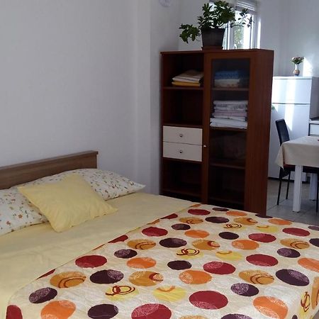 Apartments Tinka Grebastica Ngoại thất bức ảnh