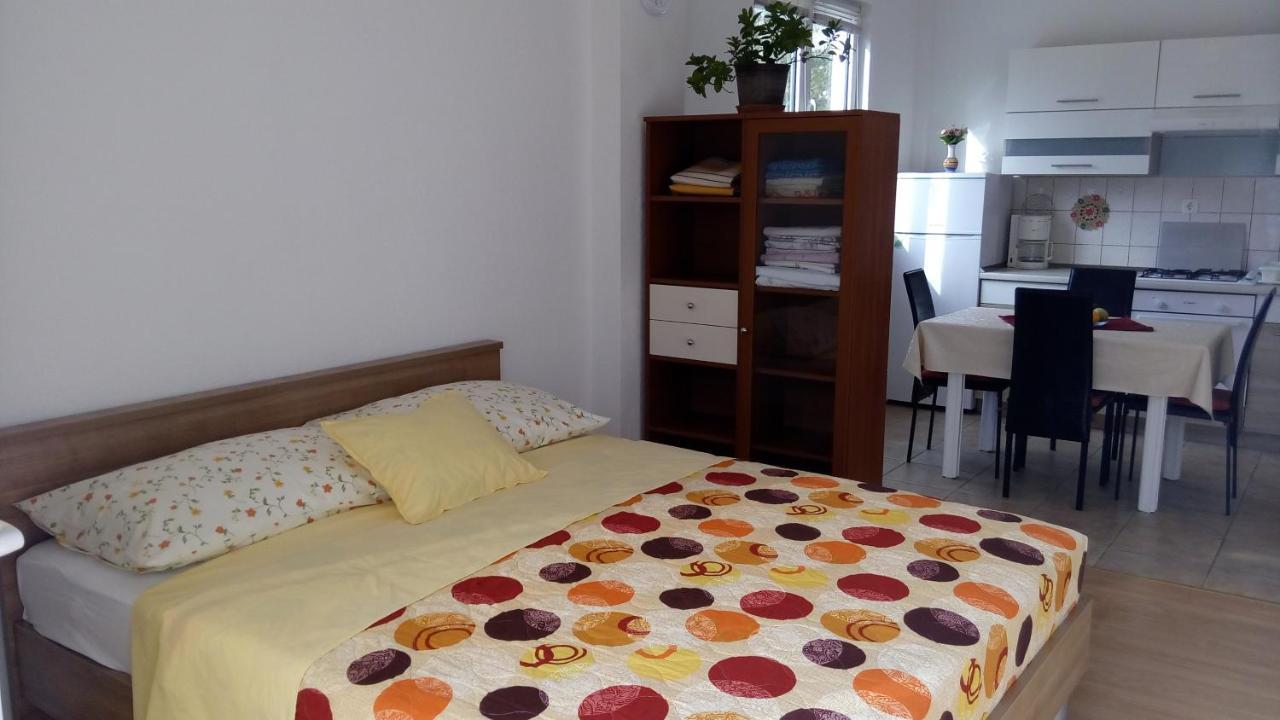 Apartments Tinka Grebastica Ngoại thất bức ảnh