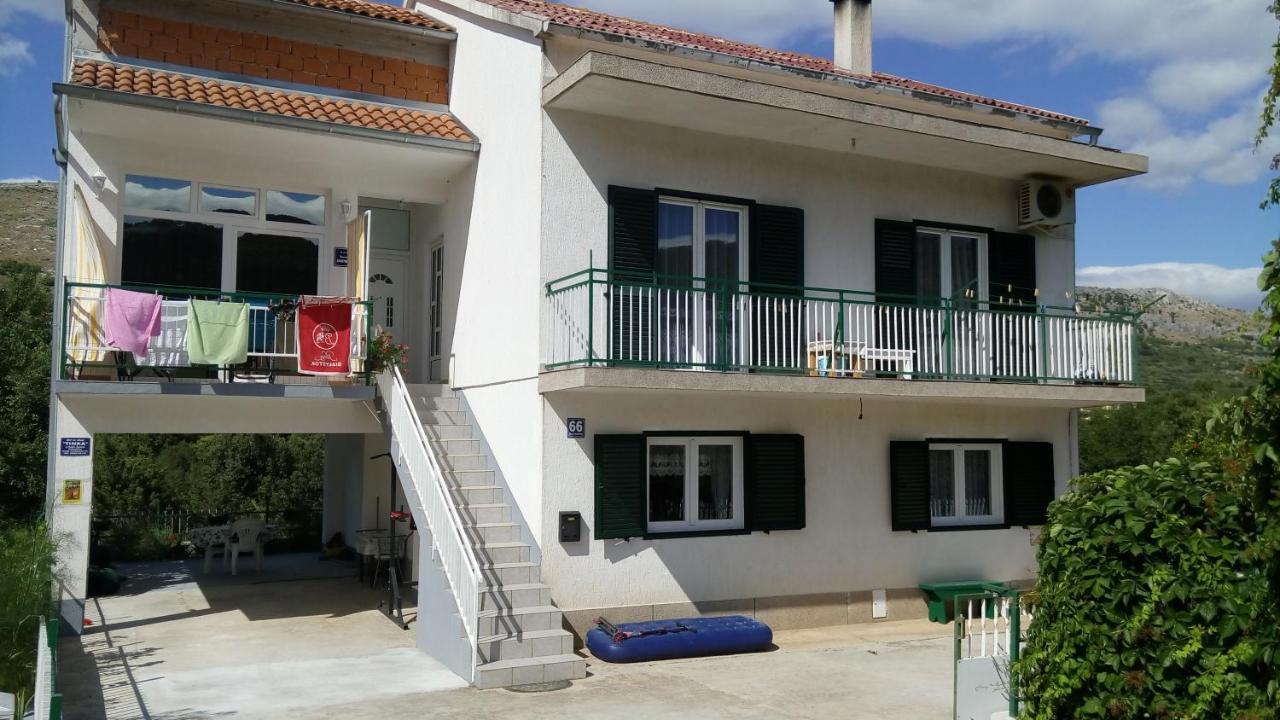Apartments Tinka Grebastica Ngoại thất bức ảnh